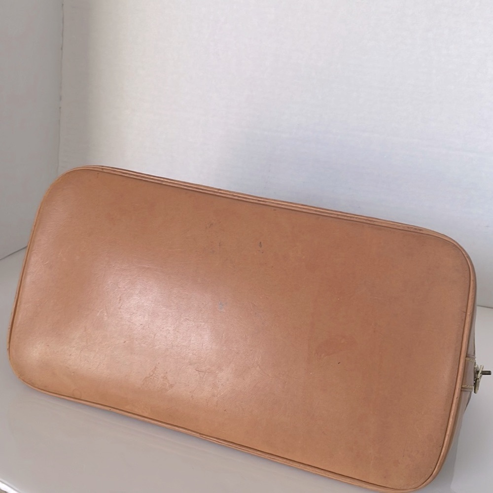 Authentic LOUIS VUITTON Alma Monogram Handbag - Picture 15 of 17